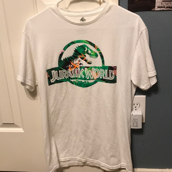 NWOT Jurassic World Graphic Tee - Picture 1 of 3